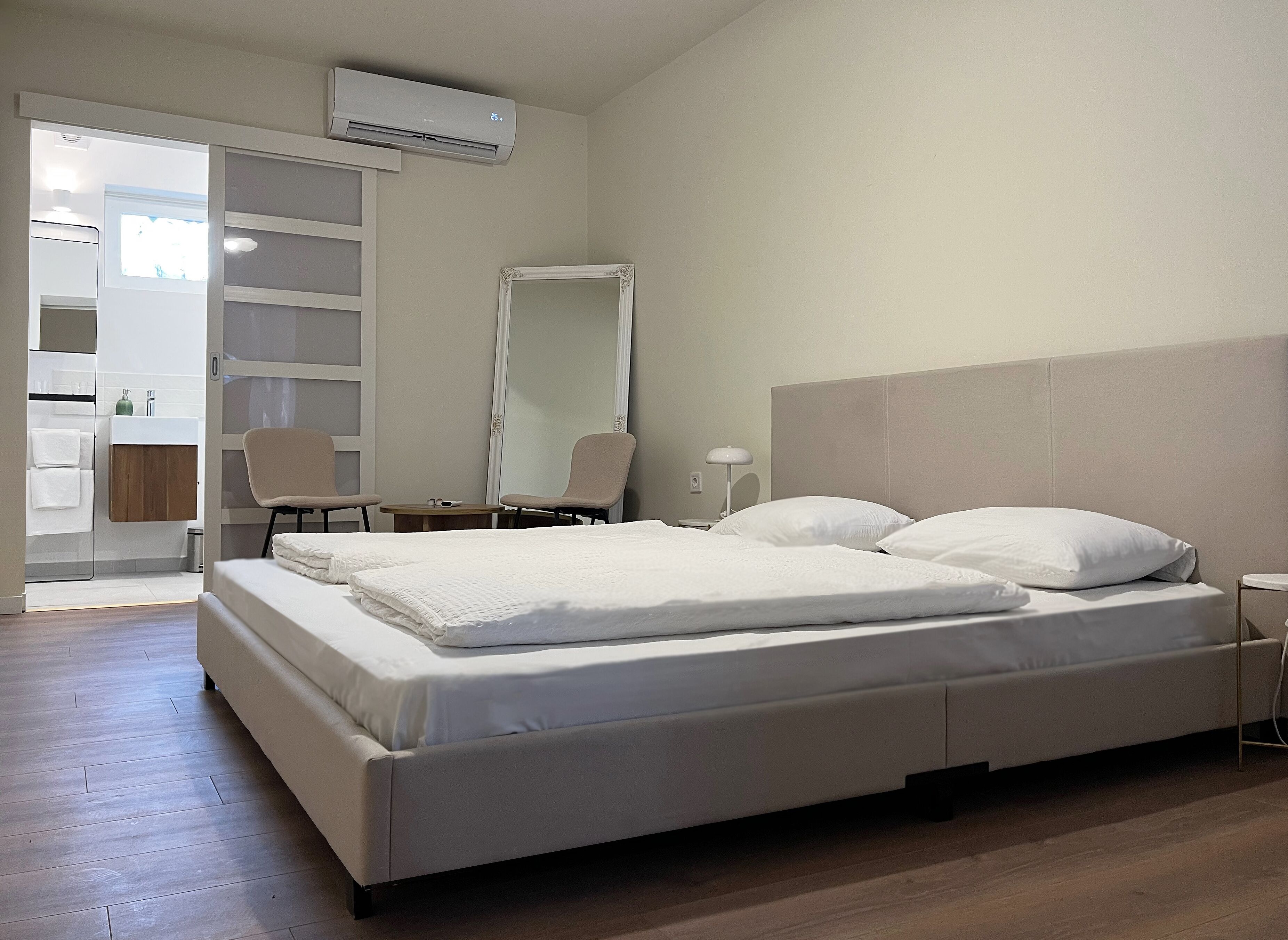 Standard Double Room | 1 bedroom, in-room safe, blackout drapes, free WiFi