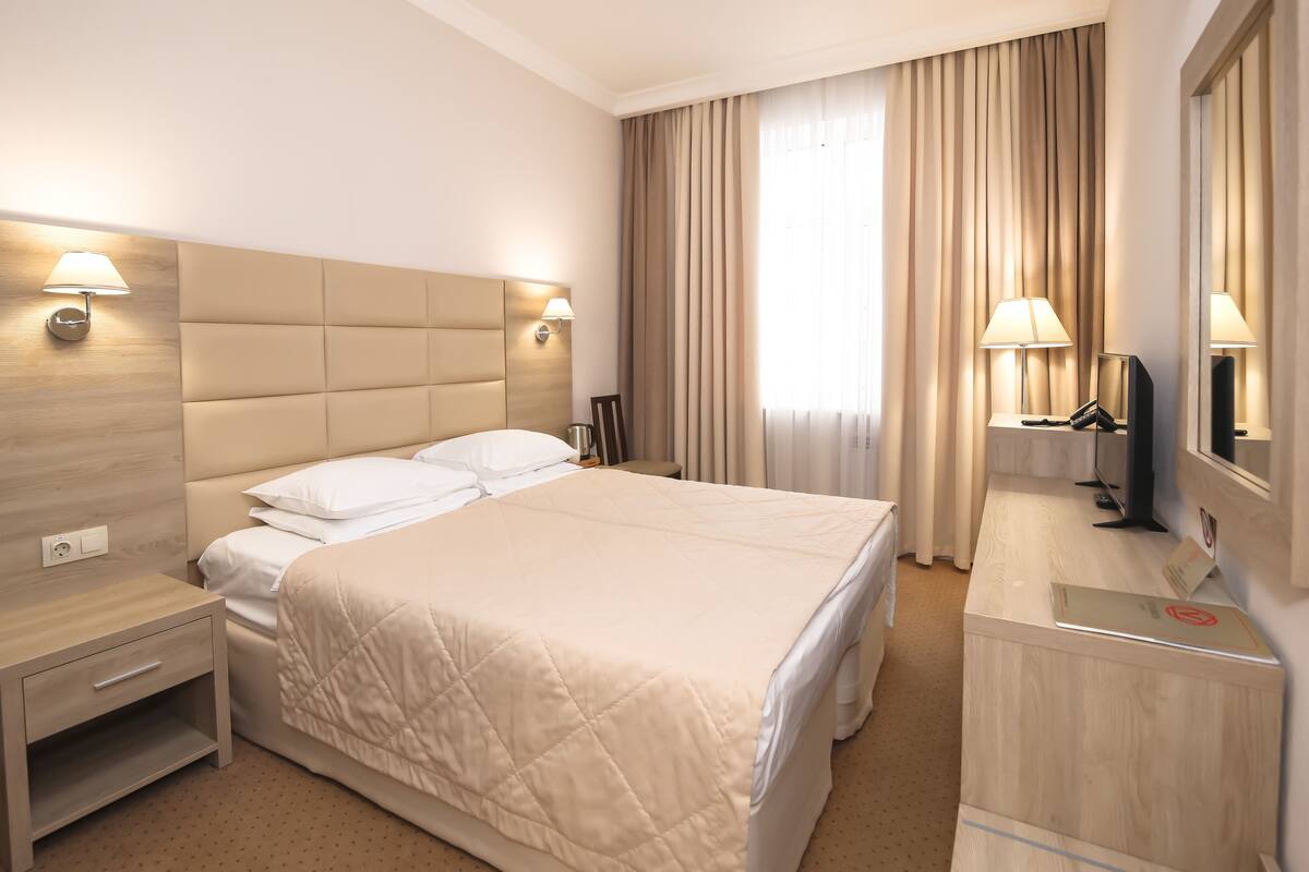 1 bilik tidur, peralatan tempat tidur premium, peti besi dalam bilik