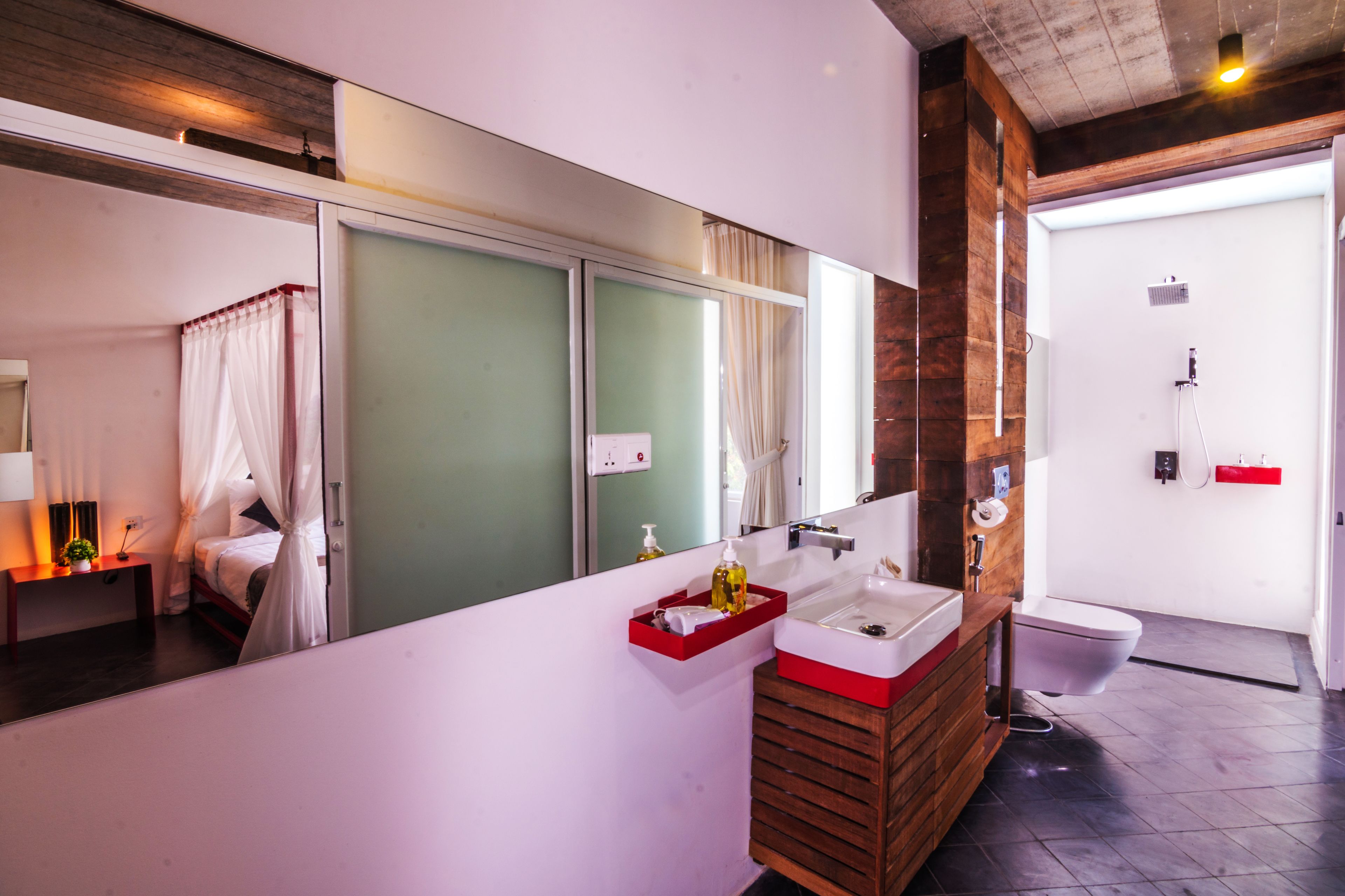 shower, rainfall showerhead, free toiletries, hair dryer