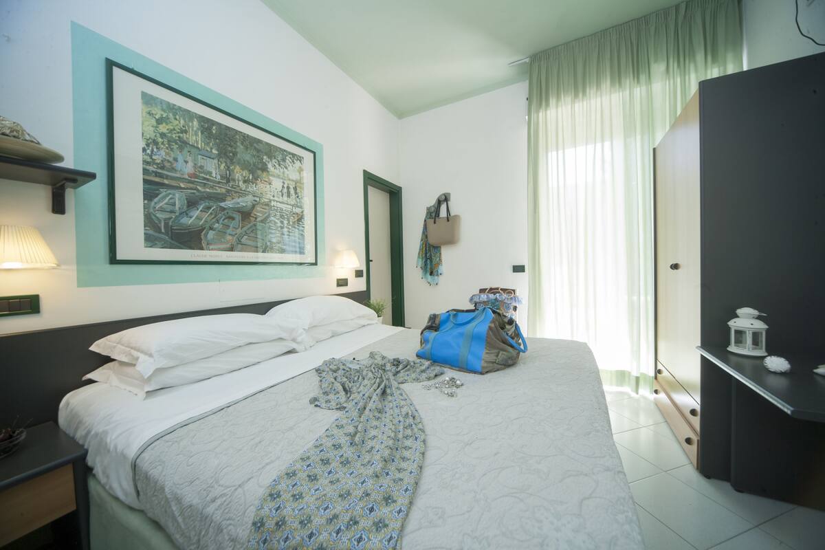Comfort Double Room, 1 Bedroom | In-room safe, soundproofing, free WiFi, bed sheets