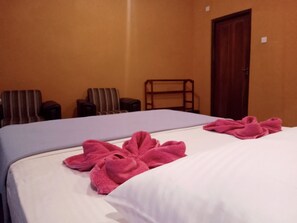 Doppia Deluxe, vista montagna | Con arredamento individuale, una scrivania, ferro/asse da stiro