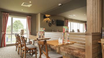 Daily buffet breakfast (GBP 9.95 per person)