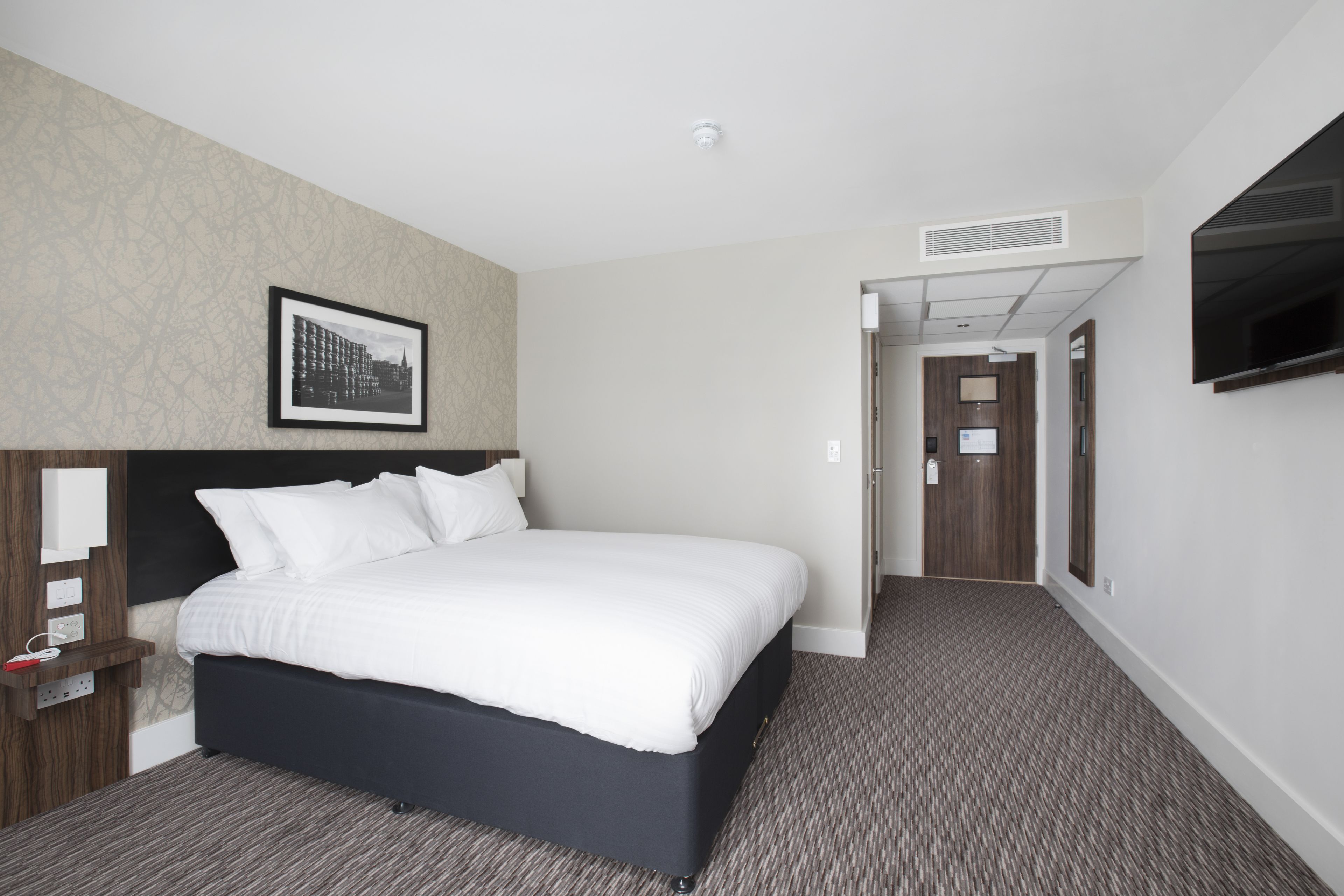 standard double room | desk, blackout curtains, soundproofing, free cots/infant beds