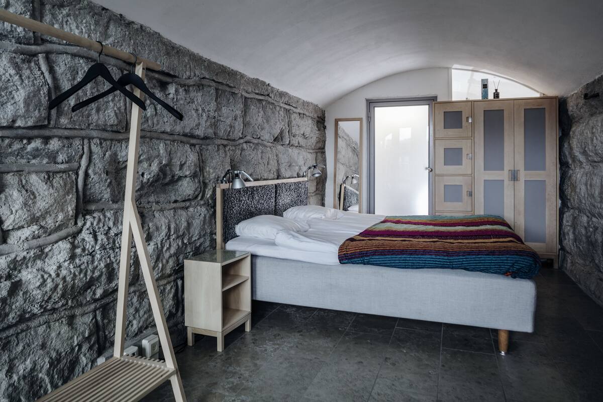 double room | in-room safe, desk, free wifi, bed sheets