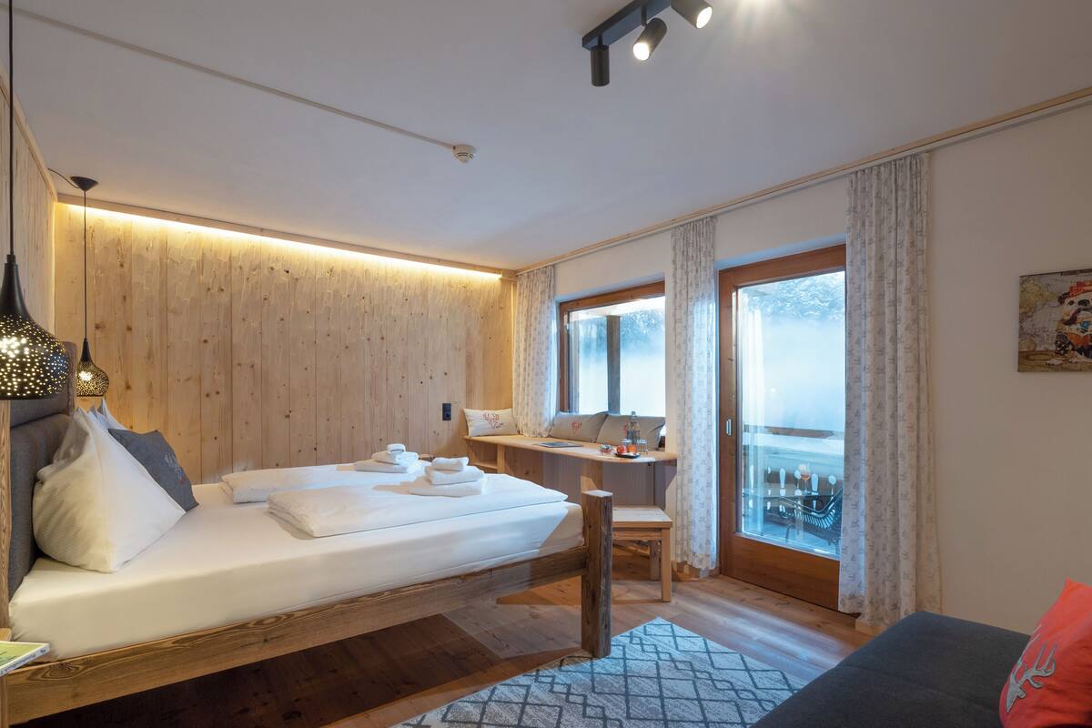 panoramic double room, balcony, mountain view | 1 bedroom, hypo-allergenic bedding, individually decorated, free wifi