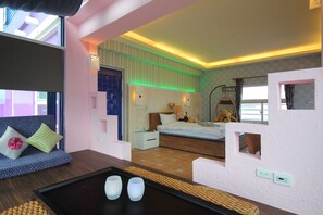 Honeymoon Suite | Free WiFi, bed sheets - Lighthouse B&B (Xincheng)