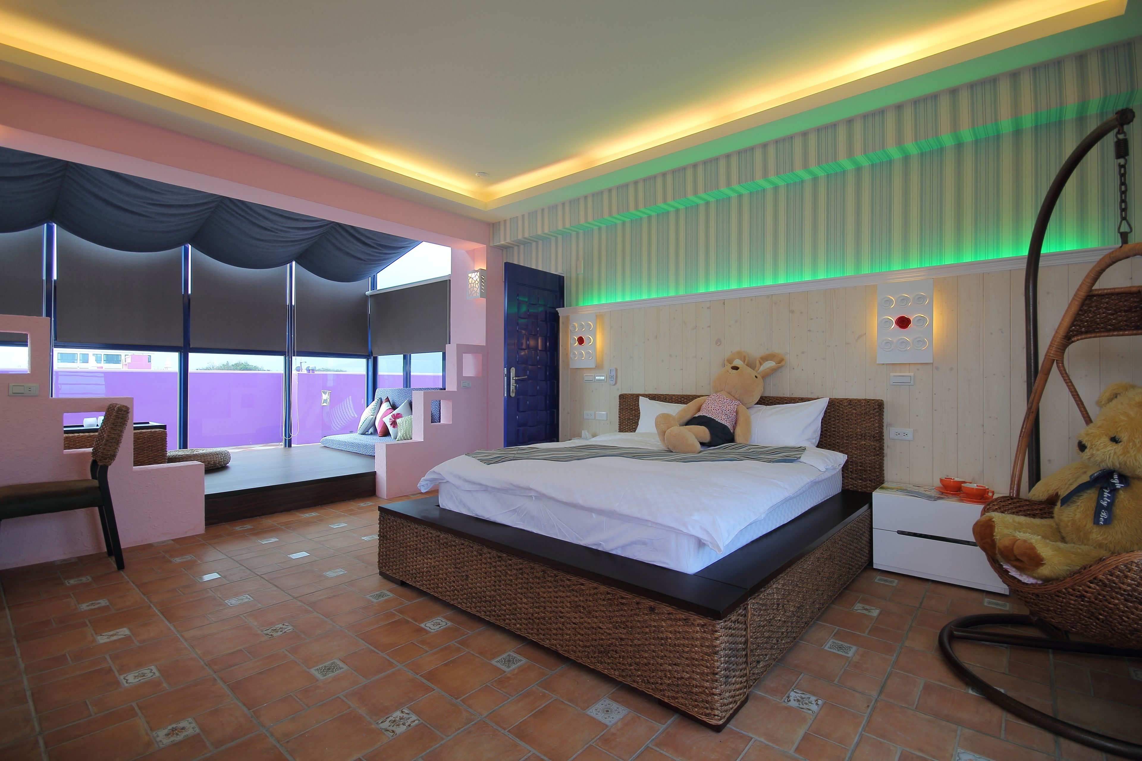 Honeymoon Suite | Free WiFi, bed sheets