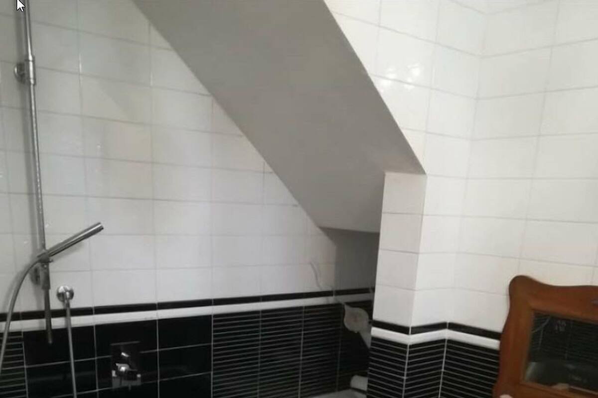 Deep-soaking bathtub
