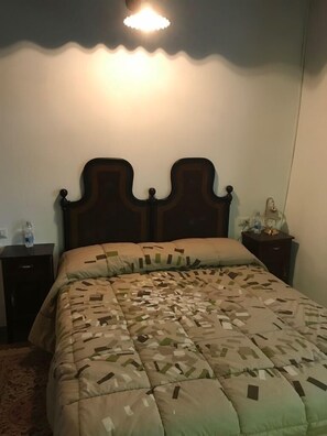 Bureau, chambres insonorisées, Wi-Fi gratuit, draps fournis