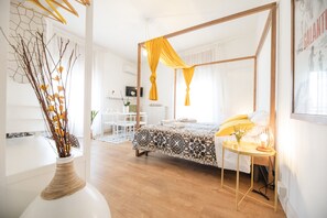 四人房 (Sole) | 高級寢具、迷你吧、書桌、熨斗/熨衫板