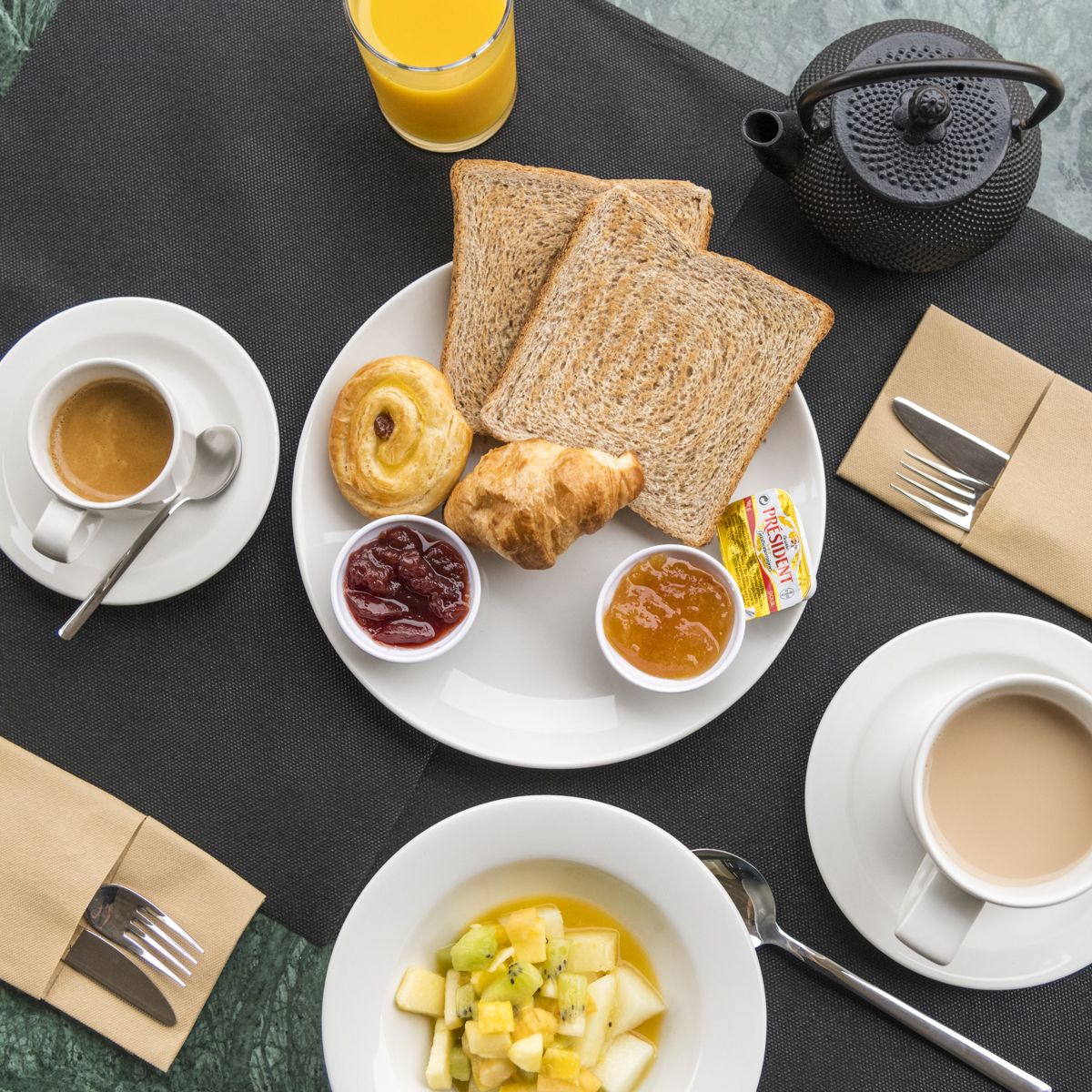 Colazione a buffet inclusa, servita tutte le mattine 