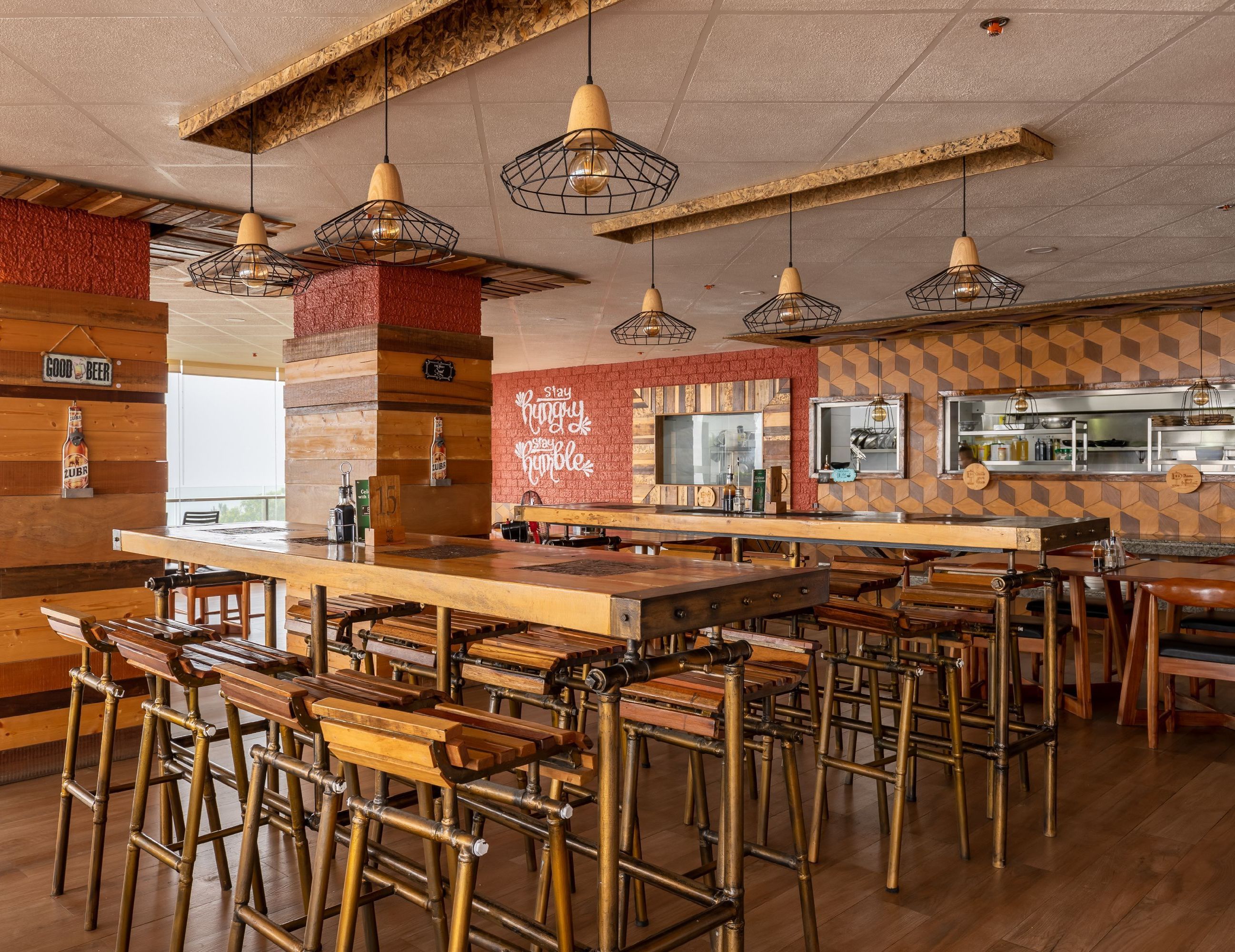 Breakfast, lunch, dinner served; local and international cuisine 