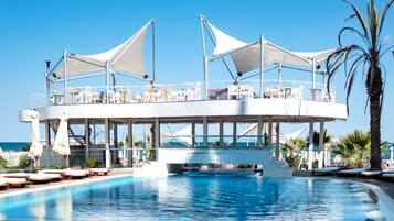 Indoor pool, seasonal outdoor pool, sun loungers