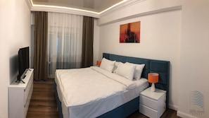 Frigobar, cofres nos quartos, quartos à prova de som, Wi-Fi de cortesia