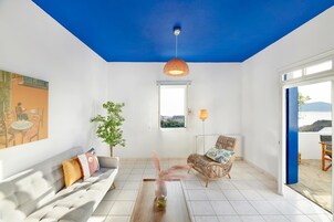 House, 2 Bedrooms | Living area