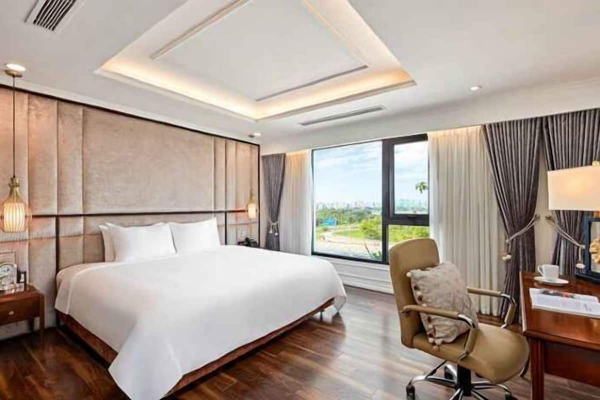 1 bedroom, Egyptian cotton sheets, premium bedding, down duvets