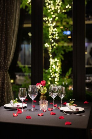 3 restaurants, breakfast, lunch, dinner served; Chinese cuisine  - Ravatel Luxury Hotel Bac Giang (Bac Giang)