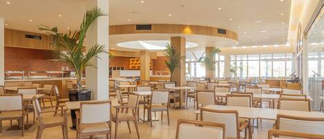 S'hi serveixen dinars, sopars i plats de cuina portuguesa