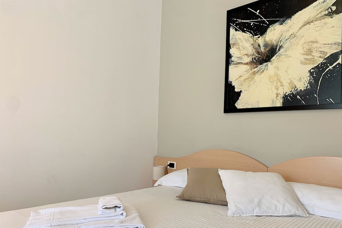 Trippelrum | 1 sovrum, skrivbord, gratis wi-fi och sängkläder