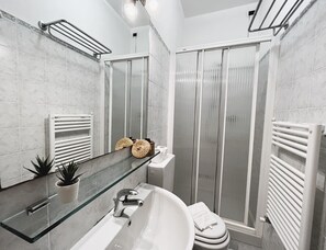 Chambre Triple | Salle de bain