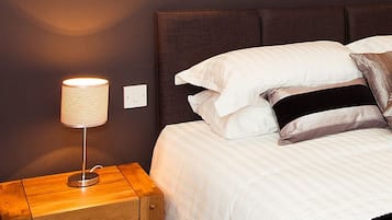 Habitación con 1 cama matrimonial o 2 individuales | Sábanas de algodón egipcio y ropa de cama de alta calidad