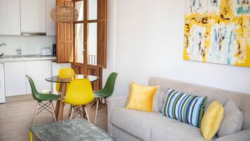 Duplex, 2 Bedrooms, Terrace | Living room | 32-inch flat-screen TV with digital channels, TV