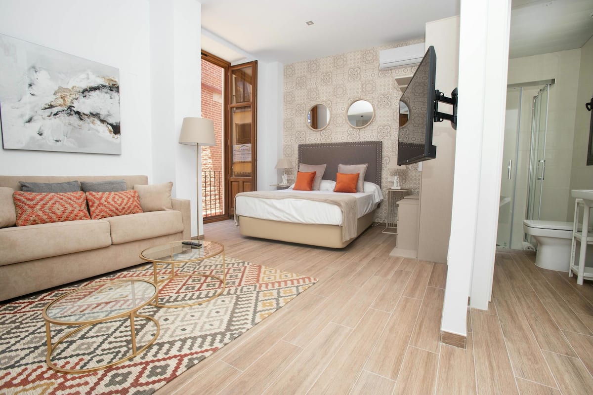 Estudio Loft | 2 dormitorios, tabla de planchar con plancha, cunas gratuitas