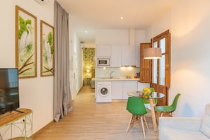 Apartment, 1 Bedroom | Living area