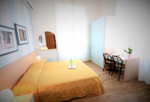 Double Room | Individually decorated, individually furnished, desk, soundproofing