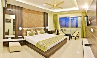 Premium Room, 1 Bedroom, Smoking, City View | 1 bedroom, minibar, in-room safe, desk