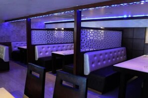 Restaurant - Hotel Opulence (Pathankot)
