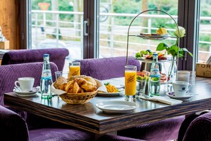 Se ofrece un desayuno bufé entre semana (por un coste adicional)