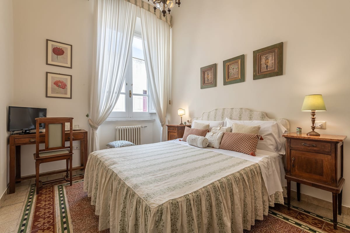 Camera Business con letto matrimoniale o 2 letti singoli | 2 camere, biancheria da letto di alta qualità, copriletto in piuma
