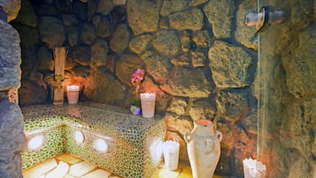 Espace de soins pour les couples, sauna, bain à remous, hammam