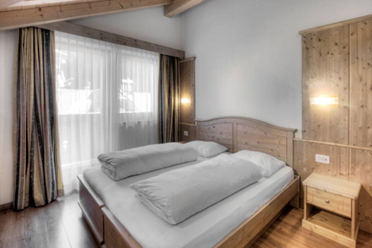 double room, non smoking, mountainside | free wifi, bed sheets