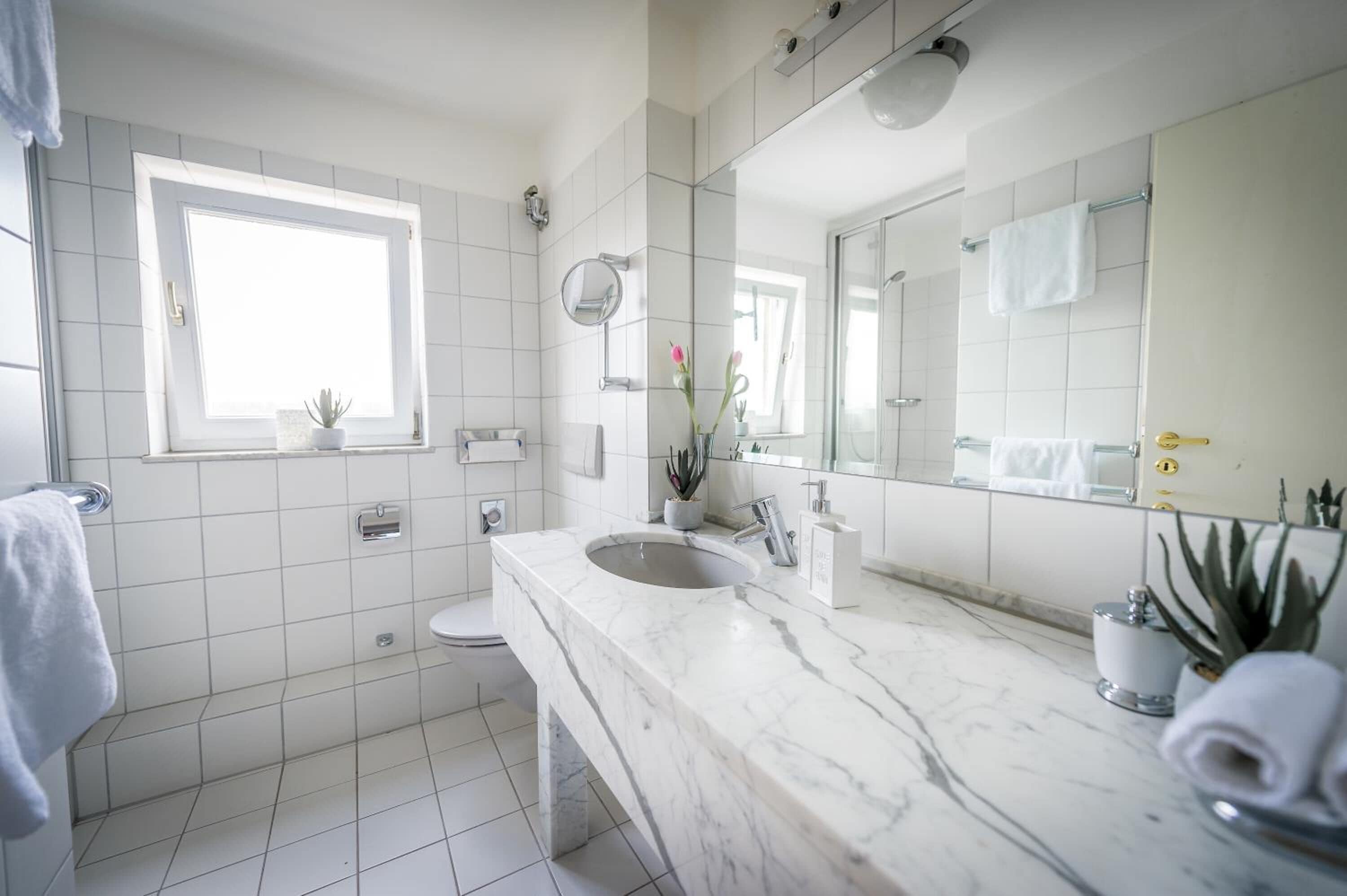 Een douche, handdoeken