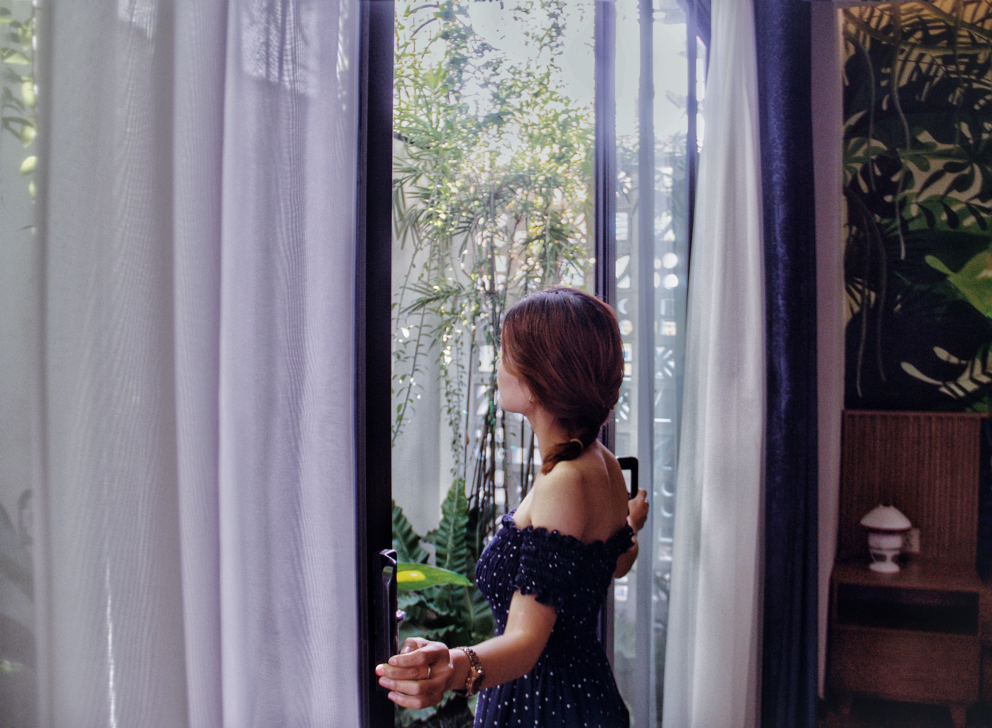 Minibar, in-room safe, desk, laptop workspace