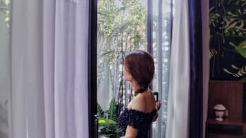 Minibar, in-room safe, desk, laptop workspace