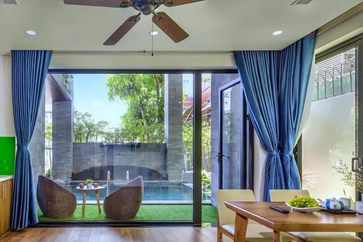 Luxury Apartment, Balcony | 1 bedroom, minibar, in-room safe, desk