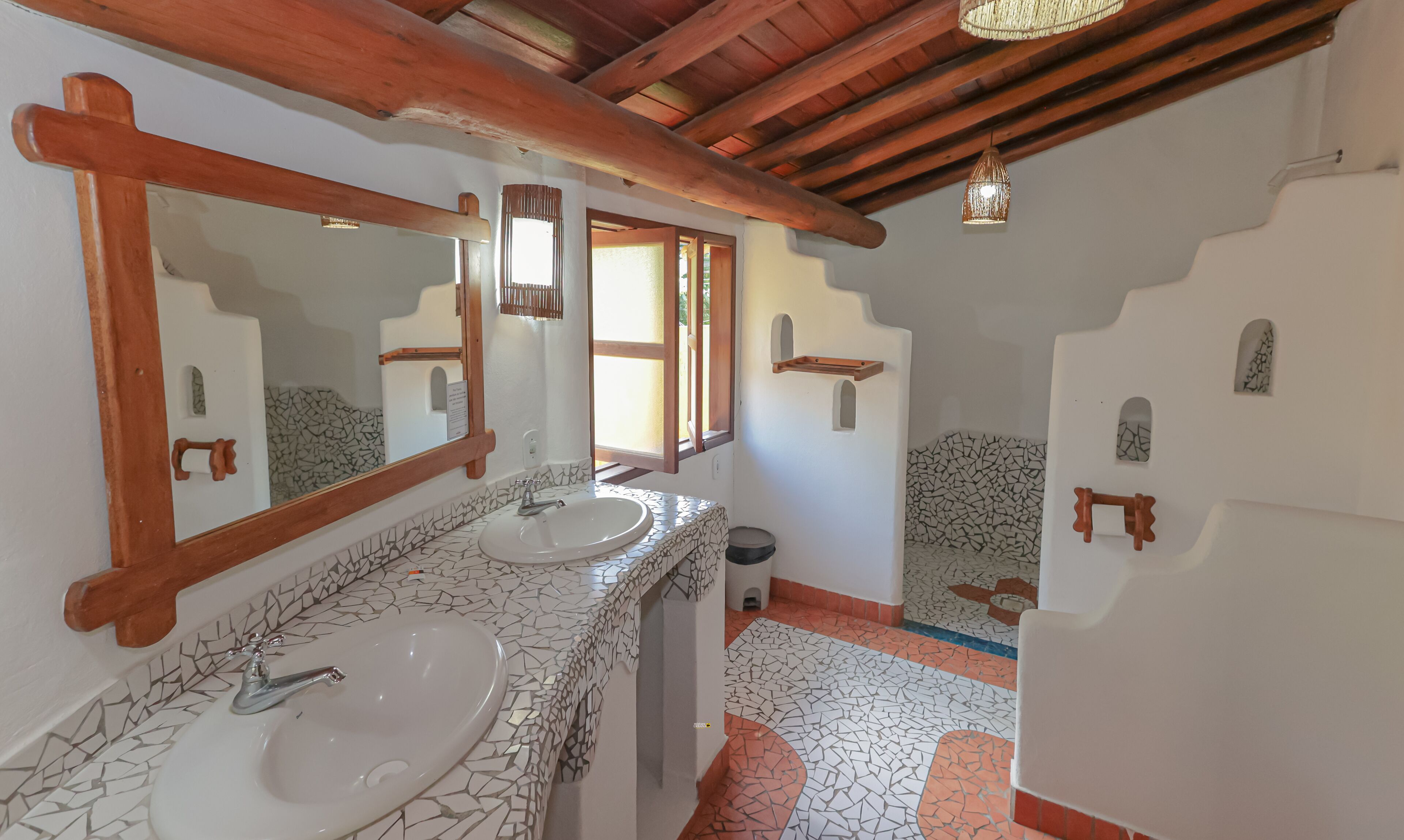 premium room | 1 bedroom, minibar, in-room safe, bed sheets