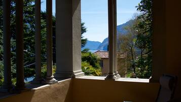 Superior-Doppel- oder -Zweibettzimmer (Mandello) | Balkon