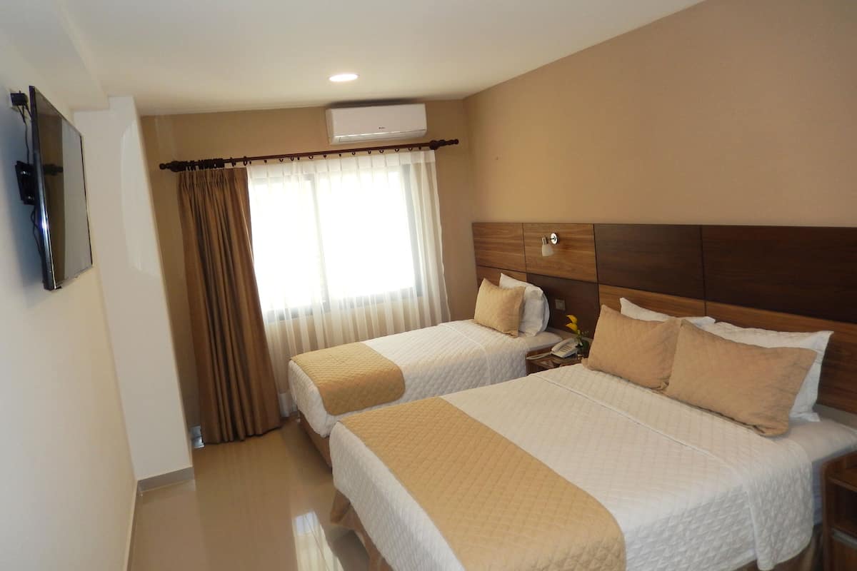 Traditional Apartment, Multiple Beds