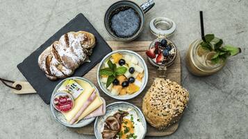 Frokostbuffé hver dag (mot et tillegg)