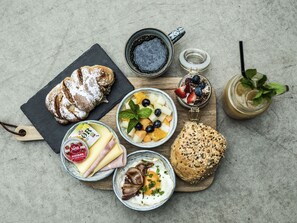 Daily buffet breakfast for a fee - Hotel Q42 (Kristiansand)