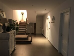 Neljän hengen huone | Oleskelualue