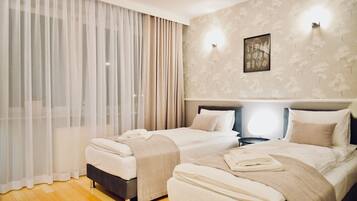 Executive-huoneisto (D503) | 3 makuuhuonetta, tallelokero huoneessa, silitysrauta/-lauta