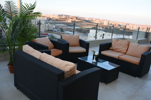 Royal Süit | Odada kasa, masa, ses yalıtımı, ütü/ütü masası