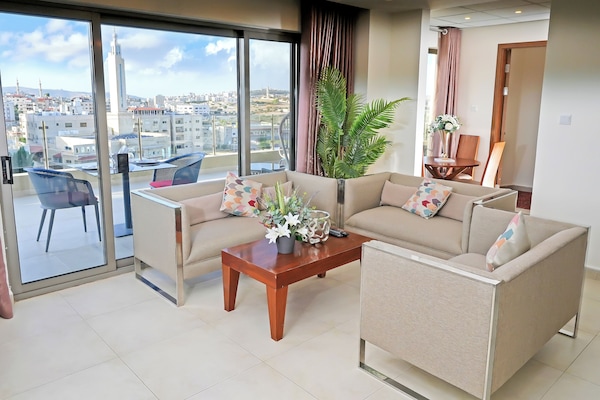 Royal Suite | In-room safe, desk, soundproofing, iron/ironing board