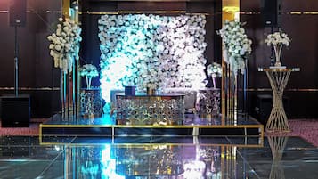 Lounge executive