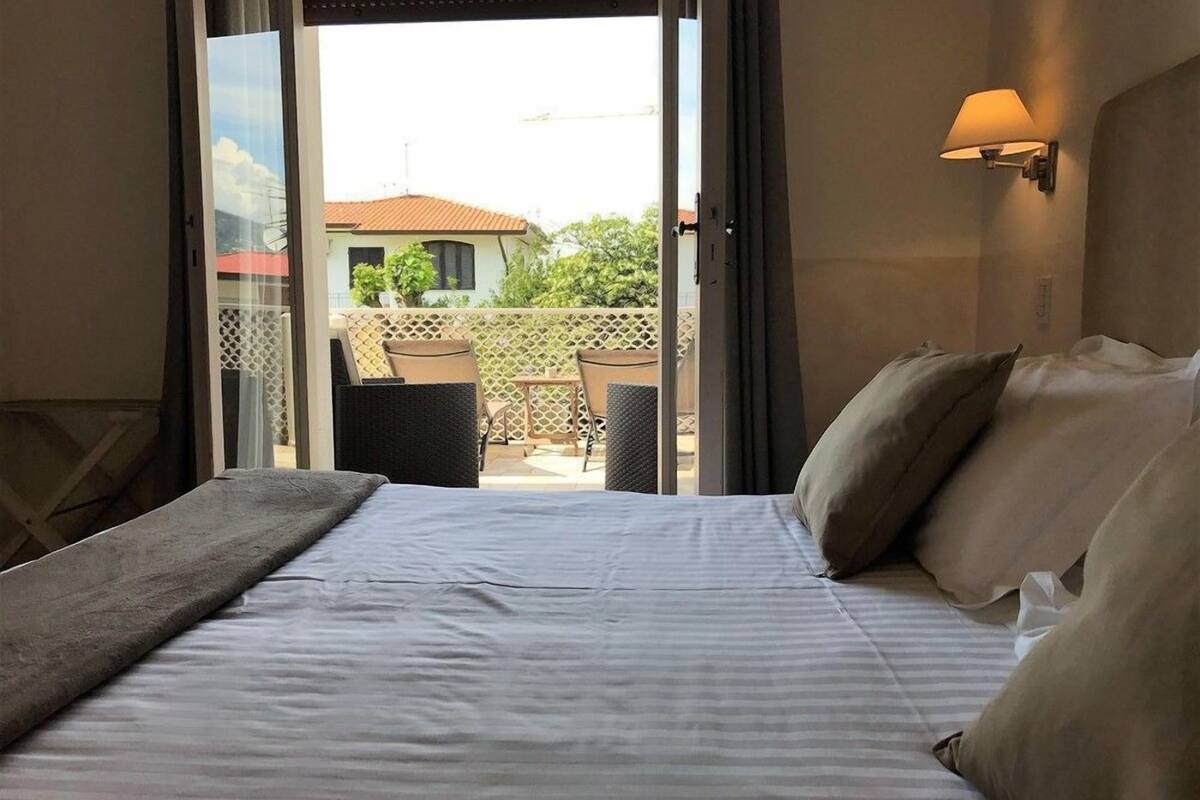 Superior Double Room, Balcony | Desk, WiFi (free)
